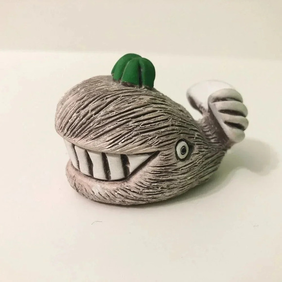 Vtg Artesania  Rinconada Pottery Whale 2 Inch Tall Figurine - Picture 1 of 10